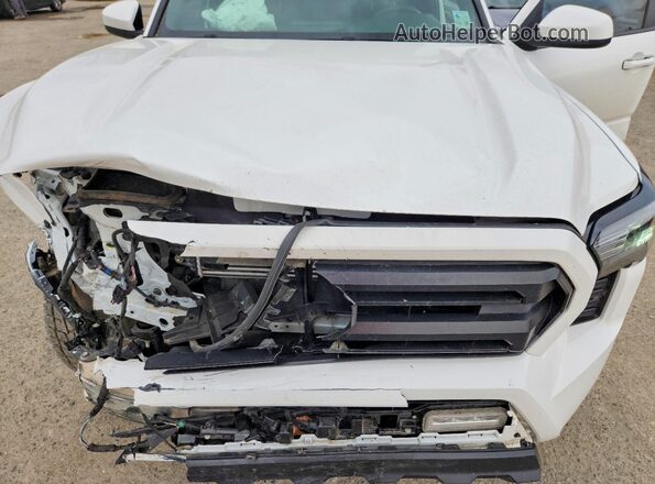 3TYKB5FN9RT002069 2024 TOYOTA TACOMA White Widok wnętrza z tyłu