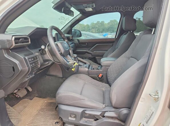 3TYKD5HN3RT006920 2024 TOYOTA TACOMA White Vista interior delantera