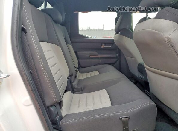 3TYLB5JN1RT023638 2024 TOYOTA TACOMA White Vista de los asientos traseros