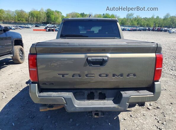 3TYLE5JN3ST098998 2025 TOYOTA TACOMA Green Vista trasera
