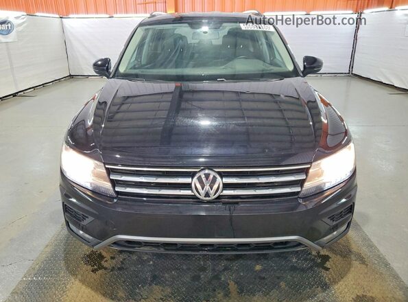3VV0B7AX0JM157381 2018 VOLKSWAGEN TIGUAN Черный Вид спереди