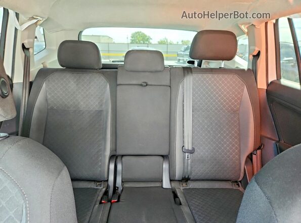 3VV0B7AX2LM069385 2020 VOLKSWAGEN TIGUAN White Vista de los asientos traseros