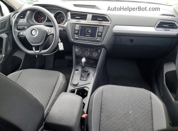 3VV0B7AX3LM102958 2020 VOLKSWAGEN TIGUAN Black Vista del salpicadero
