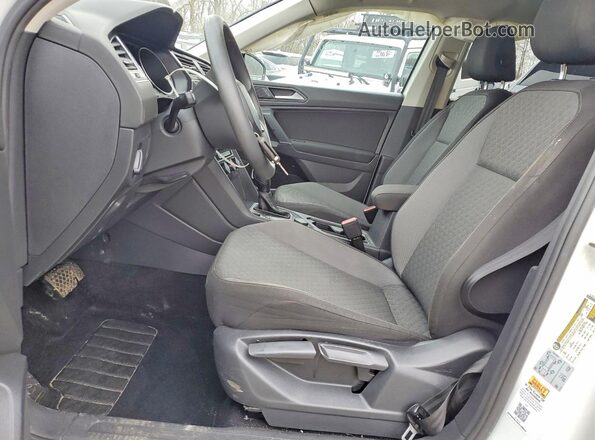 3VV0B7AX3LM107058 2020 VOLKSWAGEN TIGUAN Белый Вид салона спереди