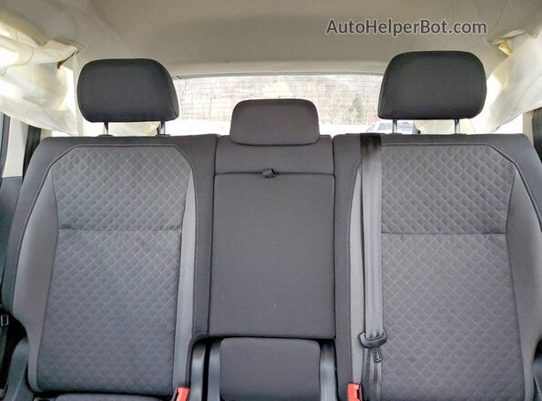 3VV0B7AX3LM107058 2020 VOLKSWAGEN TIGUAN Белый Вид задних сидений
