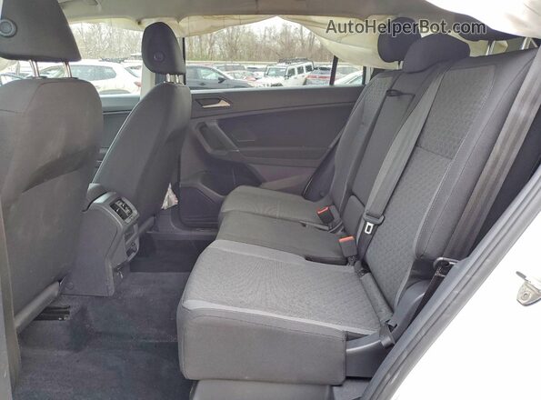 3VV0B7AX3LM107058 2020 VOLKSWAGEN TIGUAN Белый Вид задней части салона