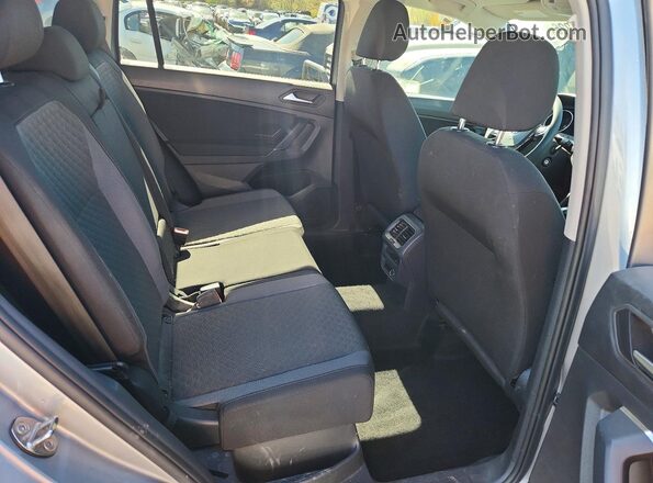 3VV0B7AX4LM058159 2020 VOLKSWAGEN TIGUAN Silver Вид задньої частини салону