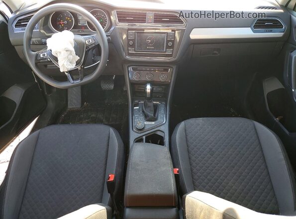 3VV0B7AX5JM028455 2018 VOLKSWAGEN TIGUAN White Вид панелі приладів
