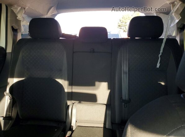 3VV0B7AX5JM028455 2018 VOLKSWAGEN TIGUAN White Вид задніх сидінь