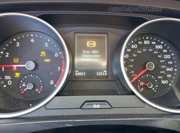 3VV0B7AX5JM028455 2018 VOLKSWAGEN TIGUAN White Вид щитка приладів