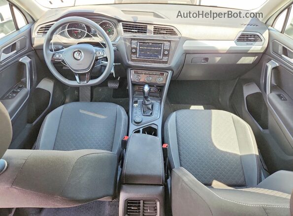 3VV0B7AX5MM021140 2021 VOLKSWAGEN TIGUAN Белый Вид панели приборов