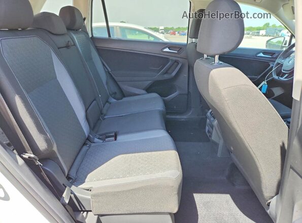 3VV0B7AX5MM021140 2021 VOLKSWAGEN TIGUAN Белый Вид задней части салона