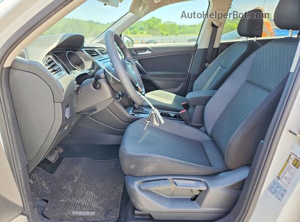 3VV0B7AX5MM021140 2021 VOLKSWAGEN TIGUAN Белый Вид салона спереди