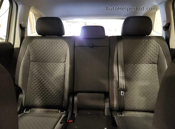 3VV0B7AX6LM095875 2020 VOLKSWAGEN TIGUAN White უკანა სავარძლების ხედი