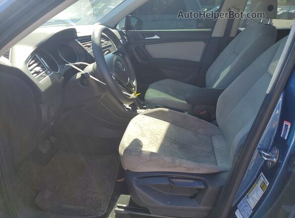 3VV0B7AX7LM124820 2020 VOLKSWAGEN TIGUAN Синий Вид салона спереди
