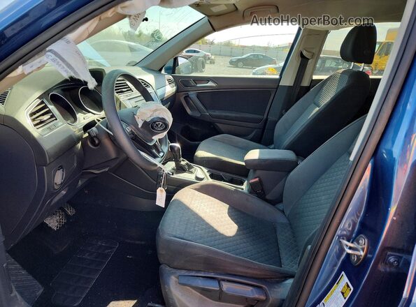 3VV0B7AX8JM018454 2018 VOLKSWAGEN TIGUAN Blue Вид салону спереду