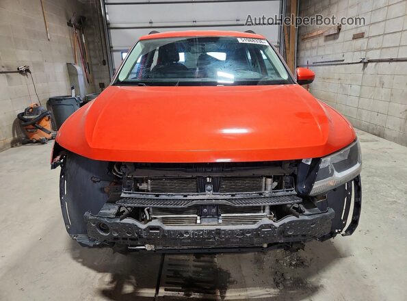 3VV0B7AX8JM079318 2018 VOLKSWAGEN TIGUAN Оранжевый Вид спереди