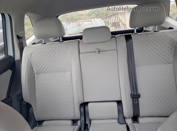 3VV0B7AX8LM176084 2020 VOLKSWAGEN TIGUAN Белый Вид задних сидений