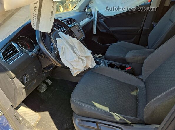 3VV0B7AX9JM142586 2018 VOLKSWAGEN TIGUAN Синий Вид салона спереди