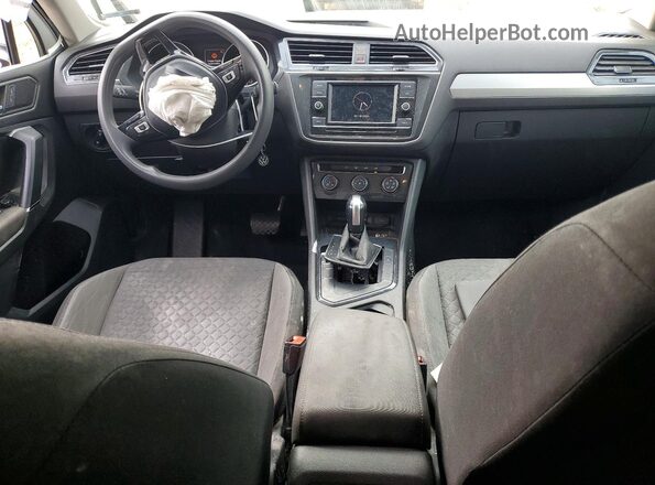 3VV1B7AX0LM043467 2020 VOLKSWAGEN TIGUAN Белый Вид панели приборов