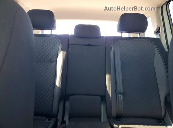 3VV1B7AX1MM107775 2021 VOLKSWAGEN TIGUAN Белый Вид задних сидений