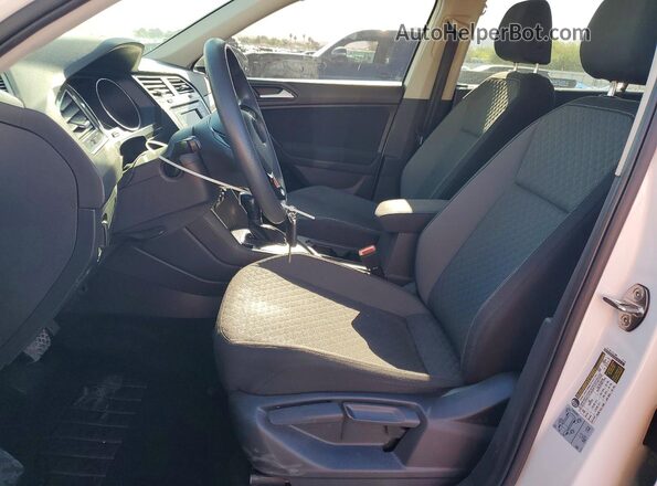 3VV1B7AX1MM107775 2021 VOLKSWAGEN TIGUAN Белый Вид салона спереди
