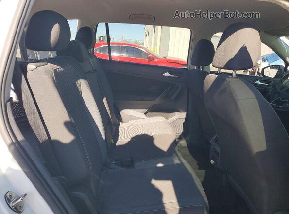3VV1B7AX1MM107775 2021 VOLKSWAGEN TIGUAN Белый Вид задней части салона