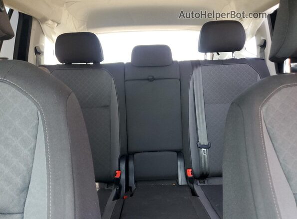 3VV1B7AX2KM116109 2019 VOLKSWAGEN TIGUAN Black Widok tylnych siedzeń