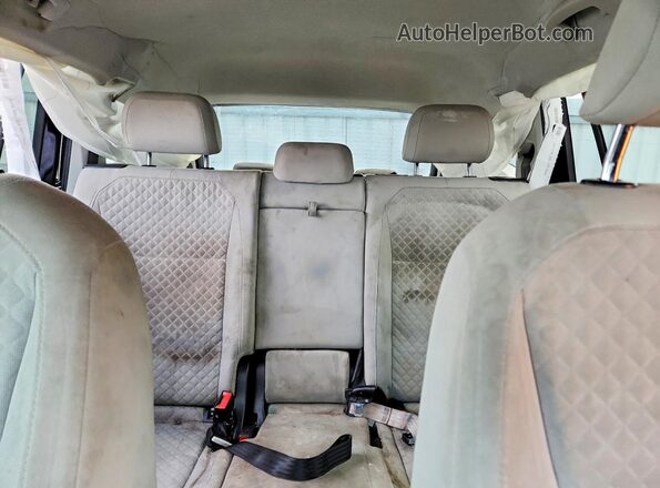 3VV1B7AX2LM076969 2020 VOLKSWAGEN TIGUAN Black Вид задніх сидінь