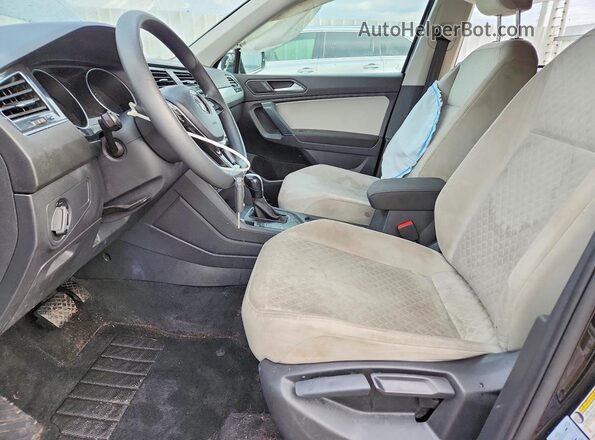 3VV1B7AX2LM076969 2020 VOLKSWAGEN TIGUAN Black Вид салону спереду