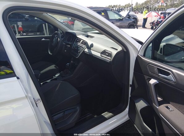 3VV1B7AX4LM040720 2020 VOLKSWAGEN TIGUAN Белый Вид салона спереди