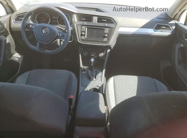 3VV1B7AX6KM142793 2019 VOLKSWAGEN TIGUAN White Widok deski rozdzielczej