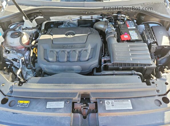 3VV1B7AXXJM123792 2018 VOLKSWAGEN TIGUAN Gray Widok komory silnika