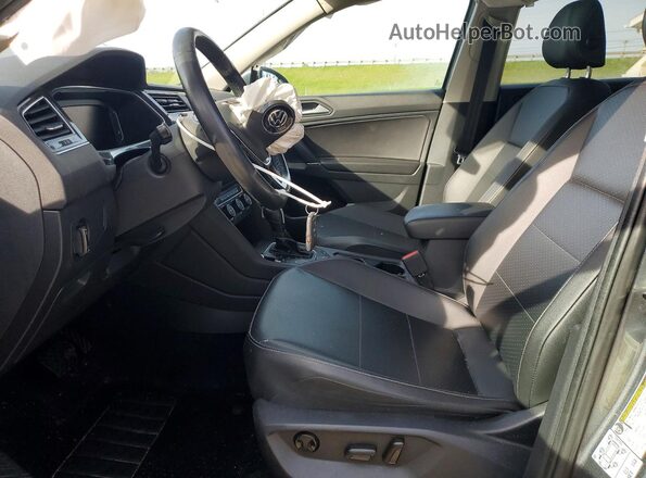 3VV2B7AX0LM084556 2020 VOLKSWAGEN TIGUAN Серый Вид салона спереди