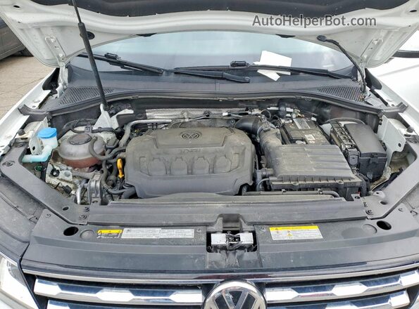 3VV2B7AX0MM071677 2021 VOLKSWAGEN TIGUAN White Vista del compartimento del motor