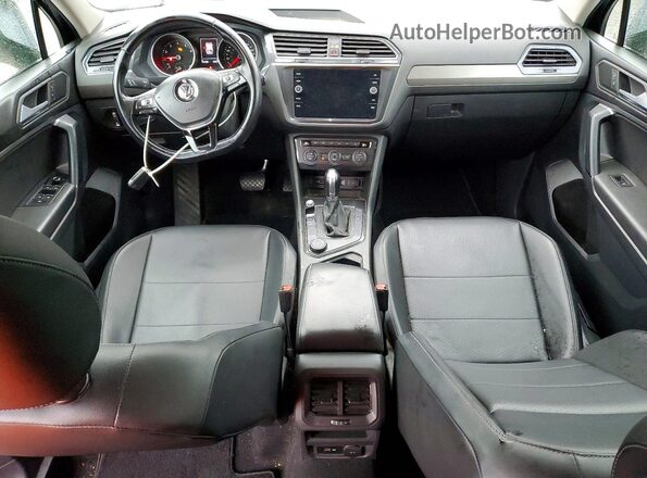 3VV2B7AX1KM063908 2019 VOLKSWAGEN TIGUAN Black Dashboard view