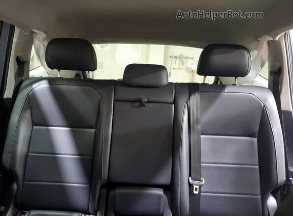 3VV2B7AX1LM043207 2020 VOLKSWAGEN TIGUAN Silver უკანა სავარძლების ხედი
