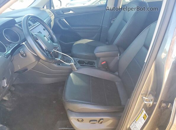 3VV2B7AX2JM165183 2018 VOLKSWAGEN TIGUAN Серый Вид салона спереди