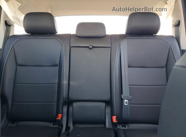 3VV2B7AX2MM133239 2021 VOLKSWAGEN TIGUAN Black Widok tylnych siedzeń