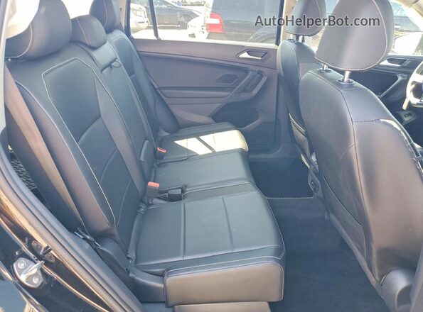 3VV2B7AX2MM133239 2021 VOLKSWAGEN TIGUAN Black Widok wnętrza z tyłu