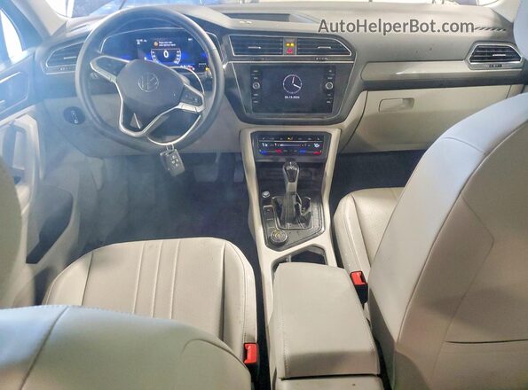 3VV2B7AX2NM148809 2022 VOLKSWAGEN TIGUAN Синий Вид панели приборов