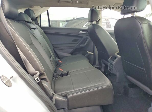 3VV2B7AX3JM107244 2018 VOLKSWAGEN TIGUAN Серебряный Вид задних сидений
