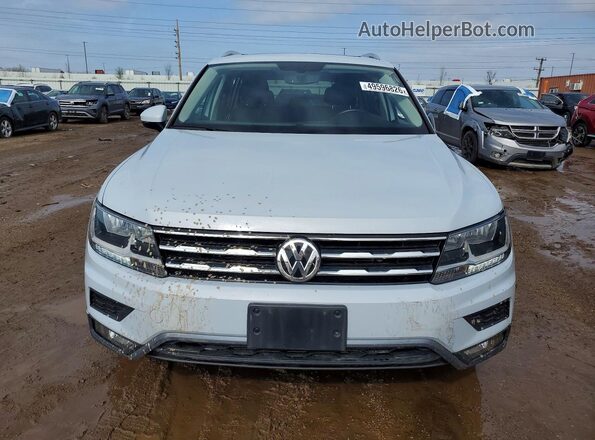 3VV2B7AX3JM107244 2018 VOLKSWAGEN TIGUAN Серебряный Вид спереди