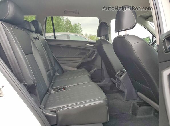 3VV2B7AX3NM043597 2022 VOLKSWAGEN TIGUAN Белый Вид задней части салона