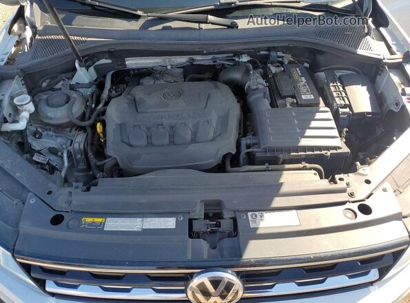 3VV2B7AX4JM153424 2018 VOLKSWAGEN TIGUAN Серебряный Вид подкапотного пространства