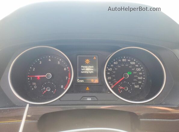 3VV2B7AX5JM051940 2018 VOLKSWAGEN TIGUAN Black ხელსაწყოთა პანელის ხედი