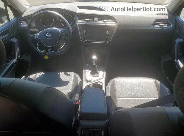 3VV2B7AX5JM051940 2018 VOLKSWAGEN TIGUAN Black წინა პანელის ხედი