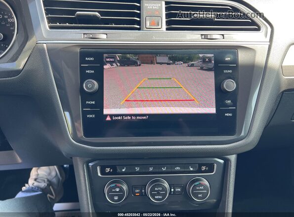3VV2B7AX5LM114005 2020 VOLKSWAGEN TIGUAN Белый Вид спереди