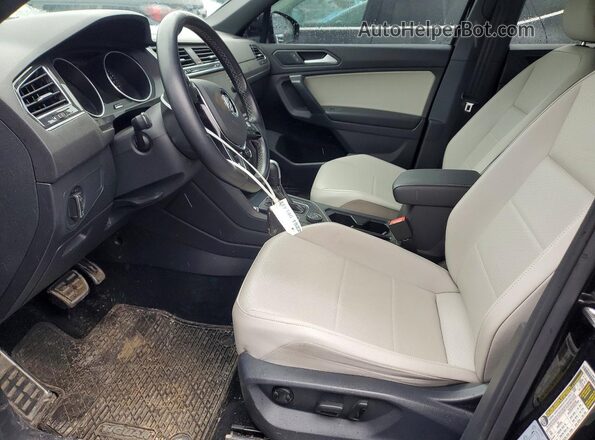 3VV2B7AX5MM106813 2021 VOLKSWAGEN TIGUAN Черный Вид салона спереди