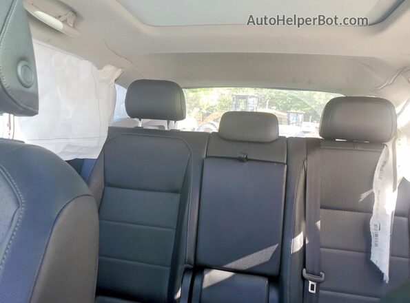 3VV2B7AX6JM011110 2018 VOLKSWAGEN TIGUAN Серый Вид задних сидений